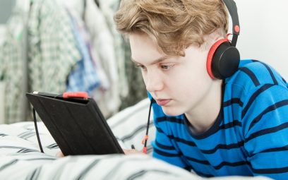 Mon ado ne travaille pas à l’école, que faire ?