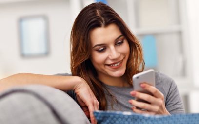 8 trucs qui montrent que votre ado est accro à son téléphone