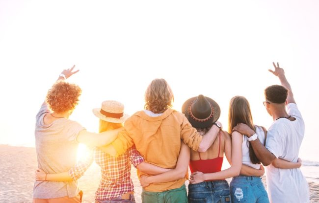 Mon ado veut partir seul avec ses amis ABC Cours particuliers