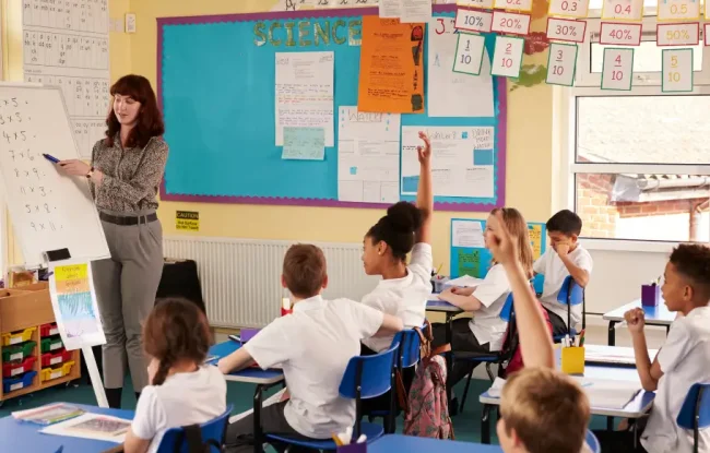 Evaluations-nationales-2025-bilan-nuancé-pour-élèves-cp-a-la-3eme